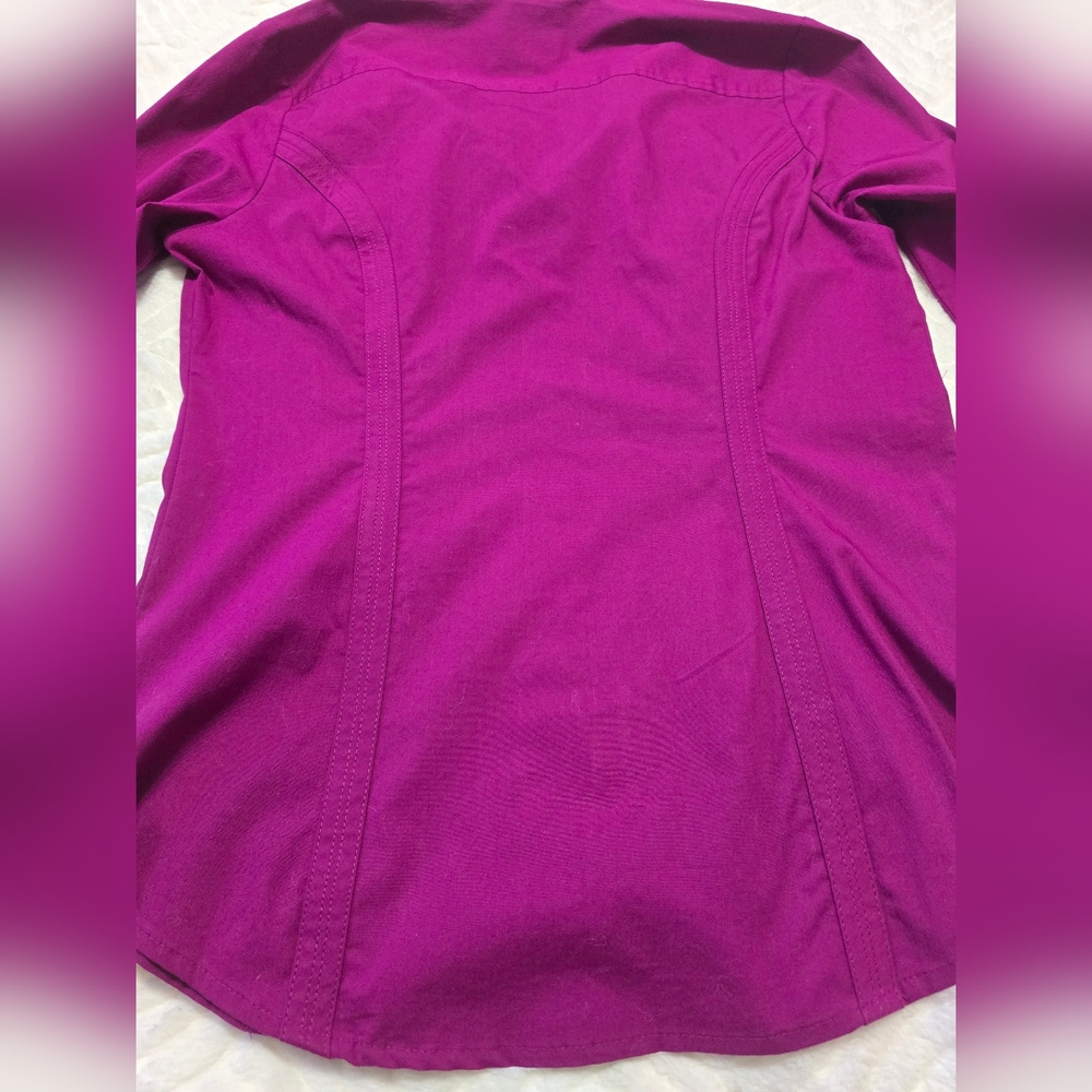 EXPRESS The Essential Women's Button-Up Shirt. Purple. Size M - Picture 2 of 10